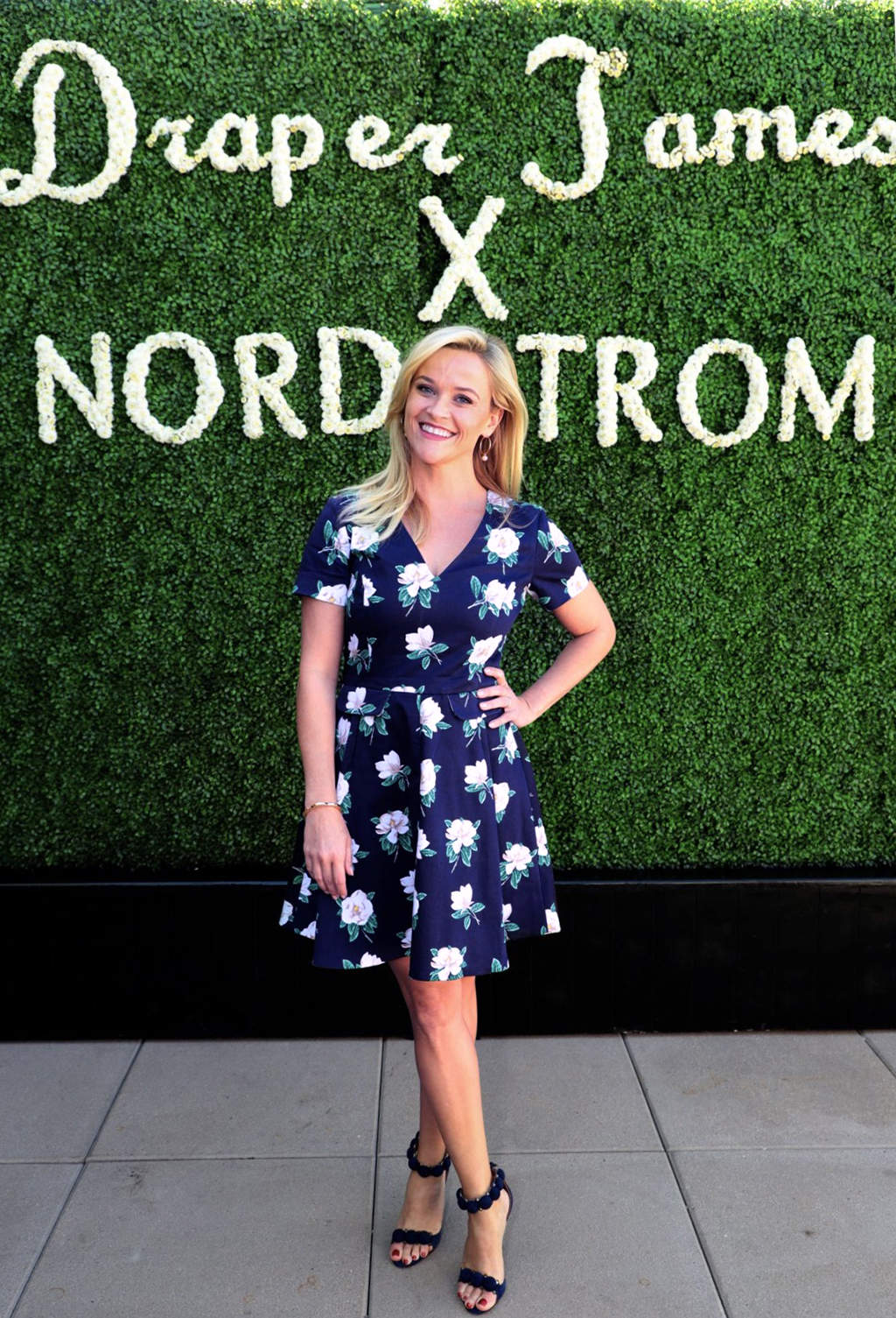 Reese Witherspoon stops by South Coast Plaza – South Coast Plaza