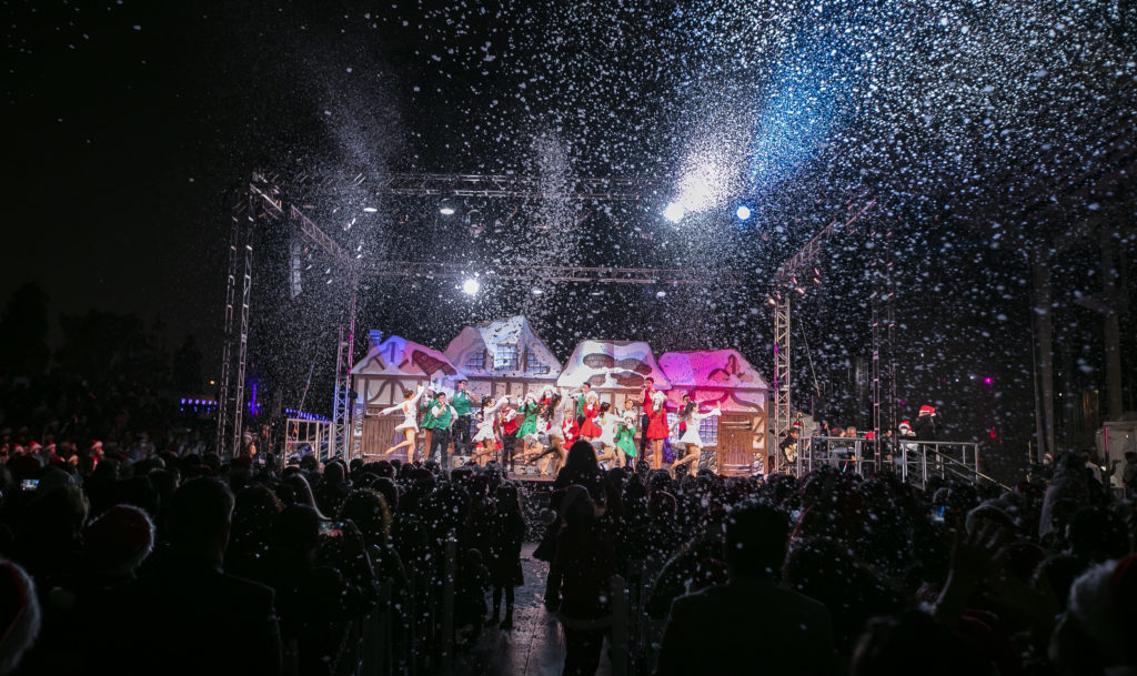 Visit Our Trio of Giant Christmas Trees – South Coast Plaza