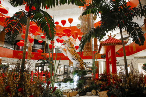 South Coast Plaza Christmas Hours 2022 Display Exhibits – South Coast Plaza