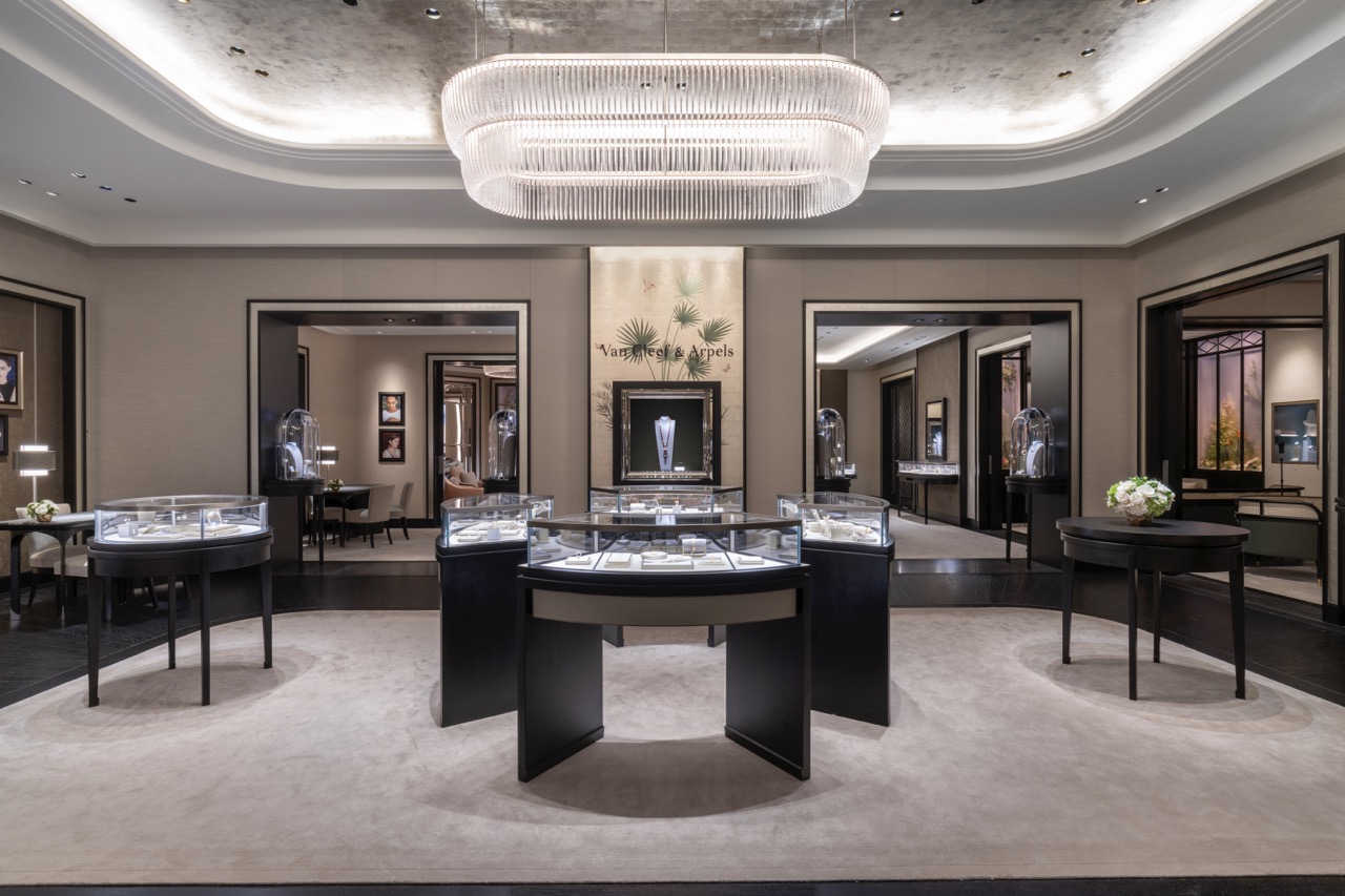 Van Cleef & Arpels Celebrates Spring with Additions to its Frivole